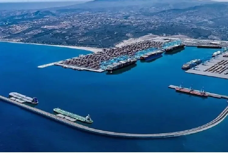 صفقة استراتيجية لتطوير محطة الحاويات بميناء الناظور غرب المتوسط