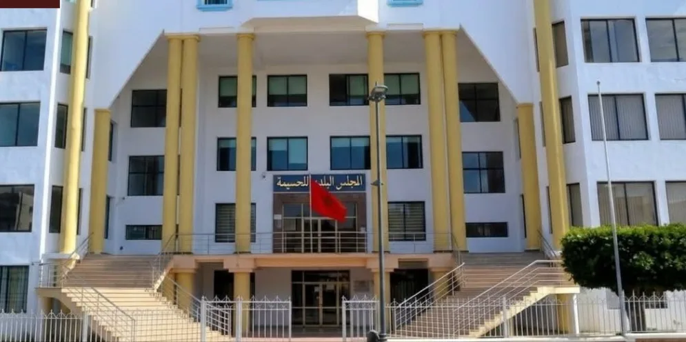ملتمس بفتح تحقيق في صفقة إصلاح الحفر بالحسيمة