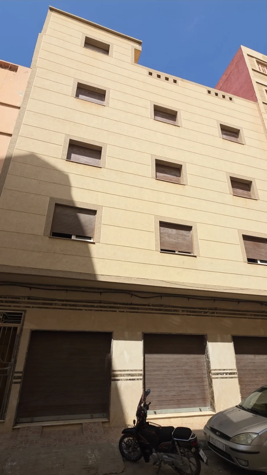 بيع عقار بالمزاد العلني وسط أزغنغان