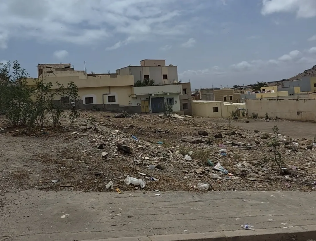 قطعة أرضية للبيع بحي ترقاع بالناظور بمساحة 501 متر مربع