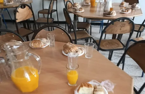 أساتذة بالحسيمة يحتجون على ظروف دورة تكوينية
