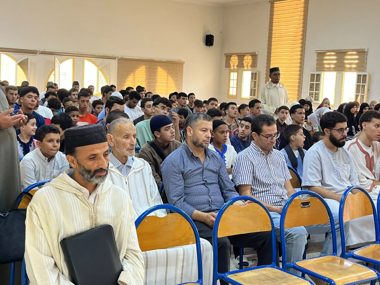 توزيع 144 محفظة على طلبة معهد الإمام مالك بالناظور