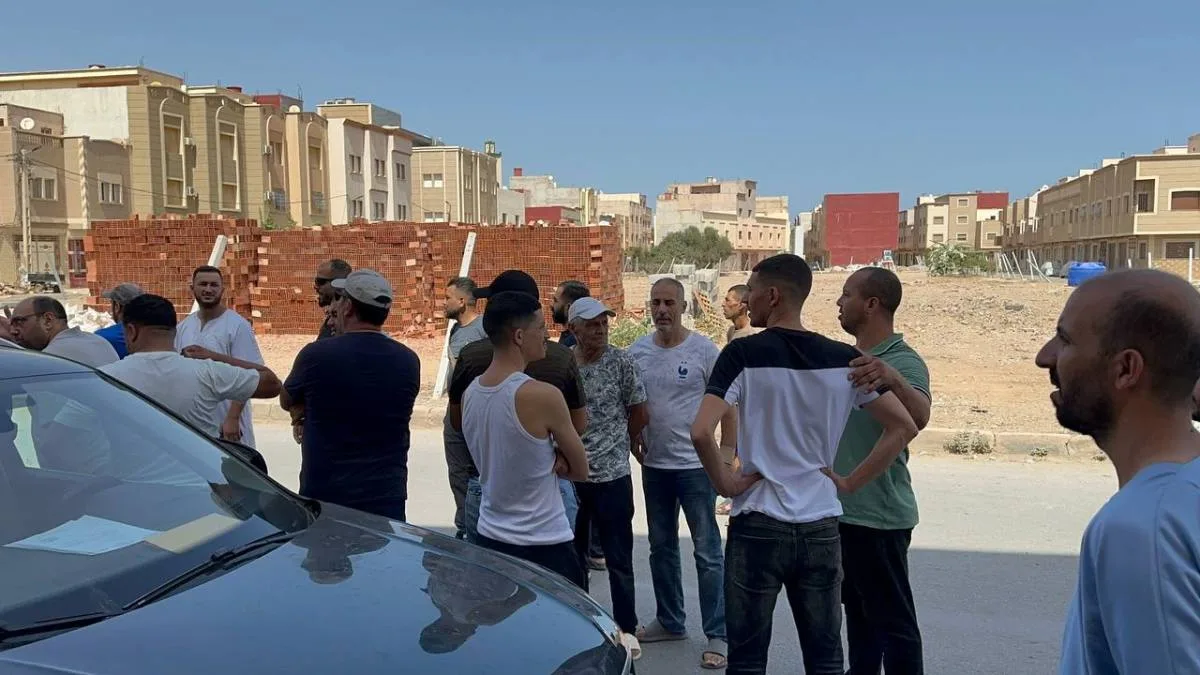 سكان عاريض بالناظور يحتجون ضد استغلال عقار جماعي